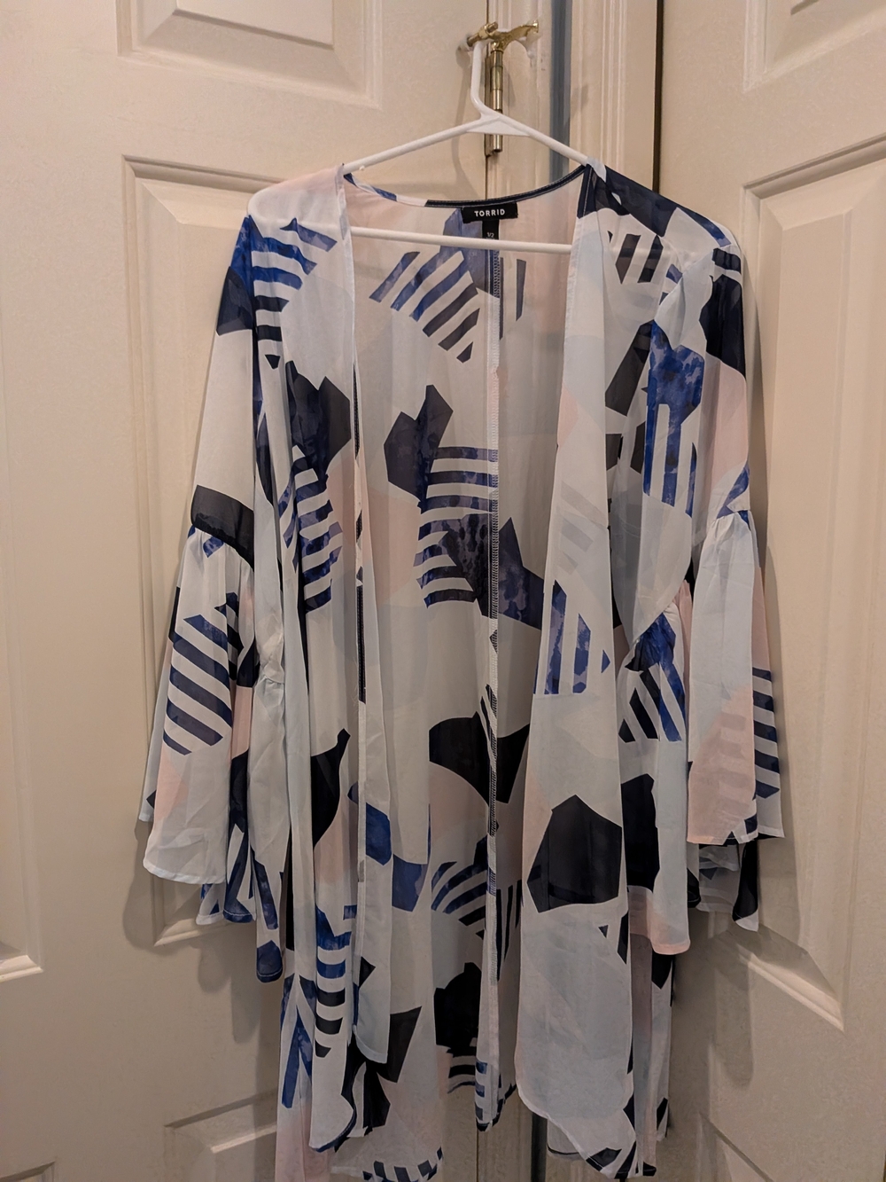 Torrid 1/2 Sheer Geometric Kimono - Navy, Blush & White